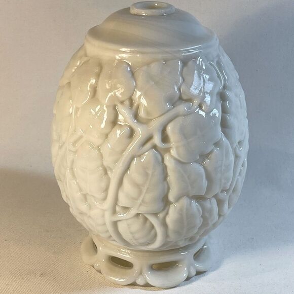 Vintage ALADDIN Alacite Glass Table Lamp Light Cream Floral ORNATE leaf motif - Picture 1 of 13